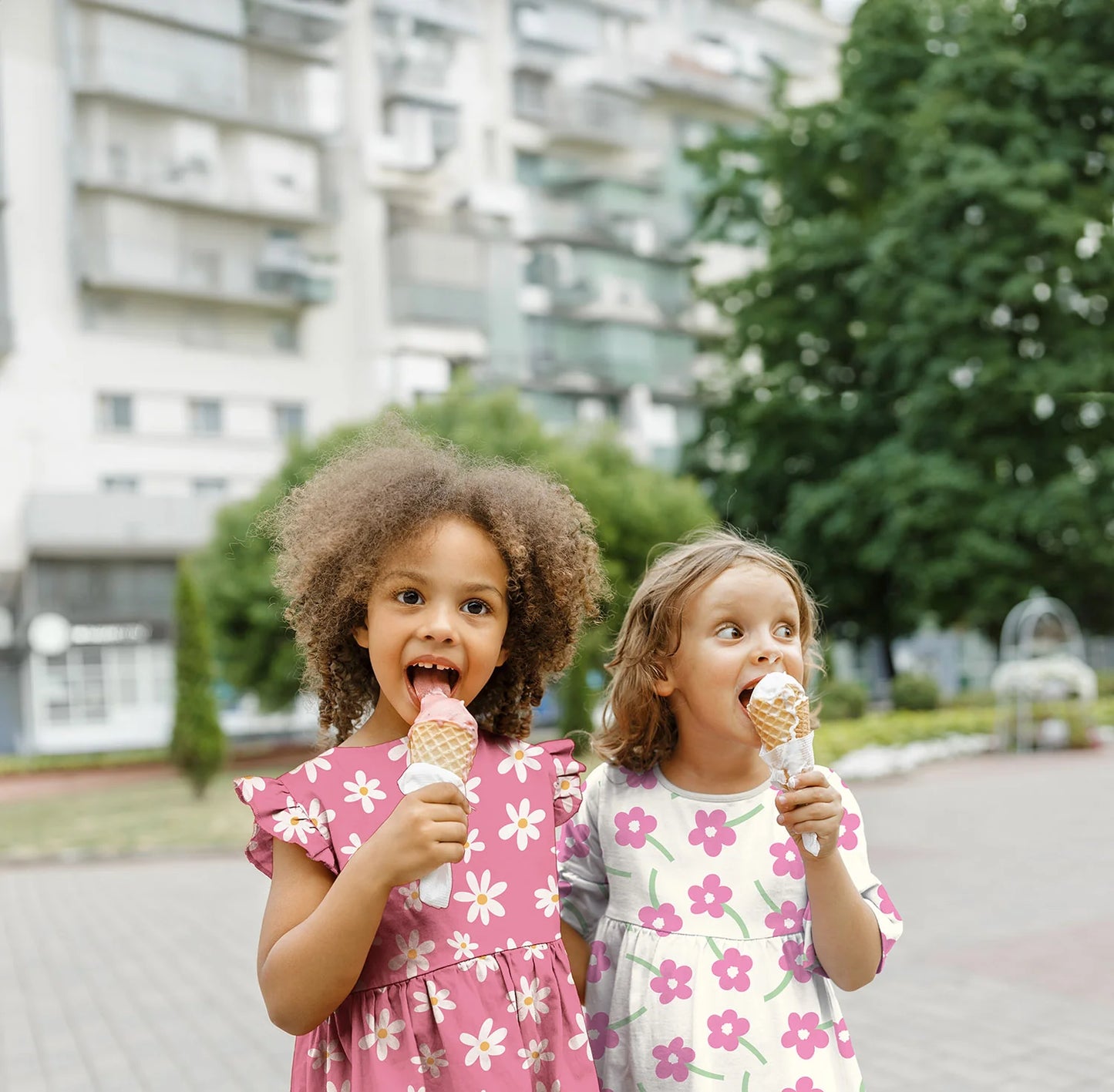 100% Katoen poplin Bloemen ecru