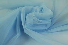 zachte tule babyblauw