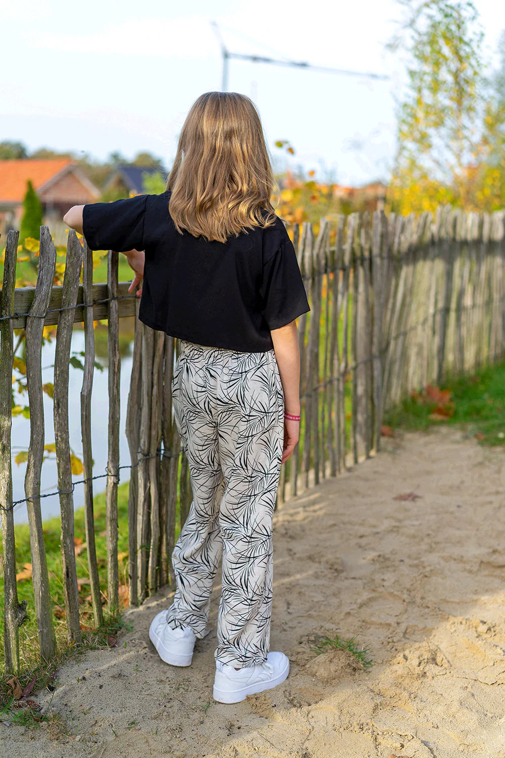 100% Viscose poplin Zwart